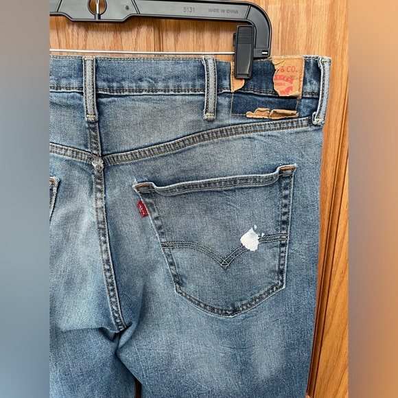 Levi's Distressed Slim Fit Jeans - Size 38x32 - Picture 5 of 10
